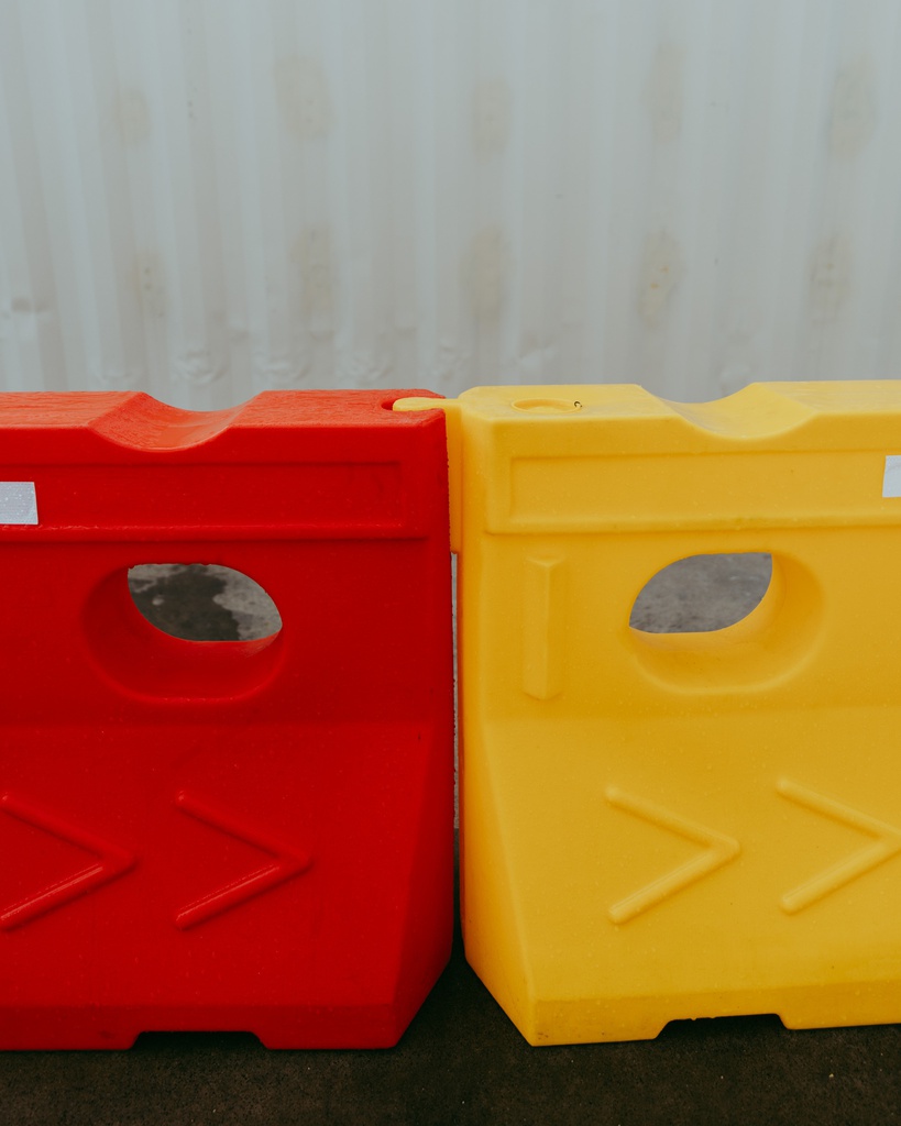 Water Barrier Red -  1410(L) x 180 (top width)/360 (bottom width) x 800(H)mm